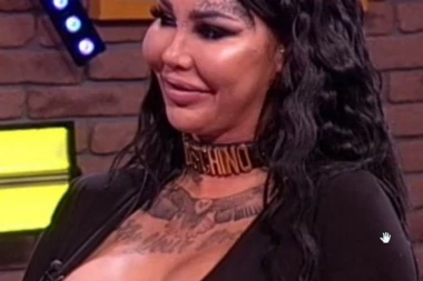 (FOTO) STARLETE ZARATILE ZBOG SILIKONA! Anđela Veštica ZAPRETILA Tijani Ajfon, pljušti TUŽBA!