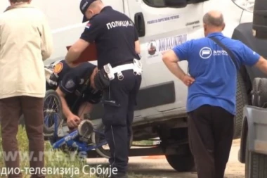 DEČAKA UBIO KOMBI dok je sa majkom čekao da podigne NOVČANU POMOĆ! ČITAJTE U SRPSKOM TELEGRAFU!