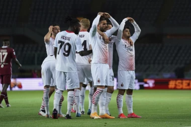 SEDAM GOLOVA MILANA: Roso-neri NEMILOSRDNI protiv Torina!