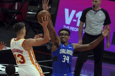 (VIDEO) BOGDAN SE ZAPALIO: Do vrha NAPUNIO koš Orlanda