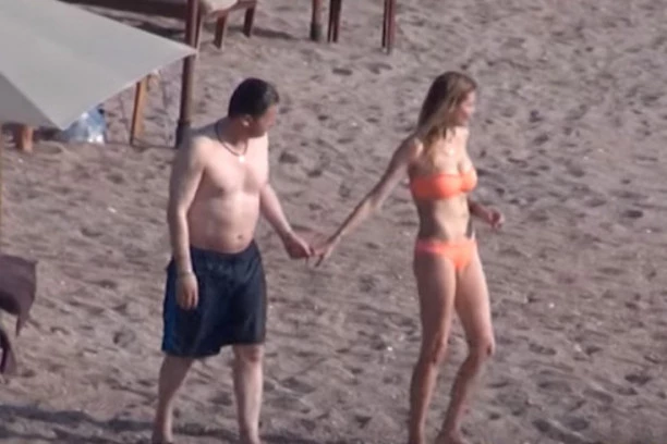 ANETA I PEĐA MIJATOVIĆ PROSLAVILI GODIŠNJICU, ISPLIVALA I FOTOGRAFIJA SA VENČANJA: Evo šta mu je PORUČILA!