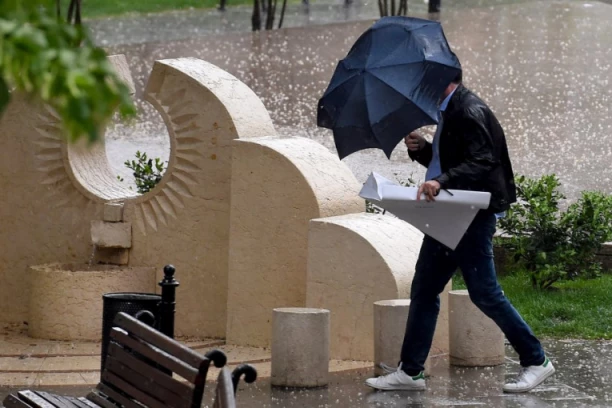 METEOROLOG ĐURIĆ NAJAVIO ŠOKANTNU PROGNOZU ZA OKTOBAR: Pogledajte kada stiže opasna oluja!