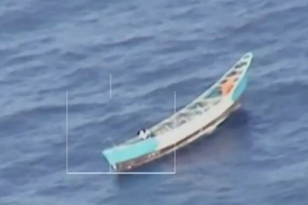 DRAMATIČAN SNIMAK SPASAVANJA TINEJDŽERKE! Tri nedelje provela sama na moru BEZ HRANE I VODE (VIDEO)