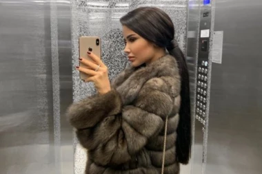 (FOTO) JANA JE NAJSKUPLJA LJUBAVNICA NA SVETU: Razbacuje se luksuznim stanovima i elitnim destinacijama, a kad vidite kako izgleda ŠOKIRAĆETE SE!