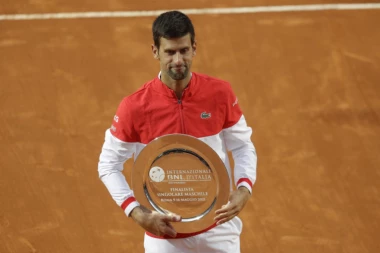 (VIDEO) ĐOKOVIĆ UKRAO SLAVU POSLE PORAZA U RIMU: Novak bacio navijače u trans i poslao poruku NOVOJ GENERACIJI!