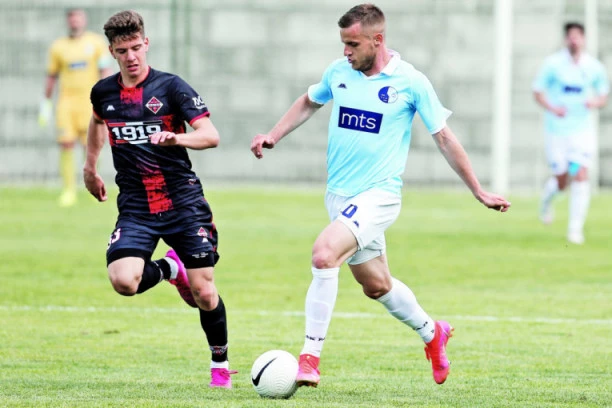 ULIČARI SAHRANILI SRPSKI FUDBAL: Nekadašnji reprezentativac PROGOVORIO o LAKRDIJI na našim terenima!