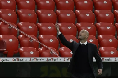 ISPLIVALO: Zinedin Zidan igračima saopštio KONAČNU ODLUKU!