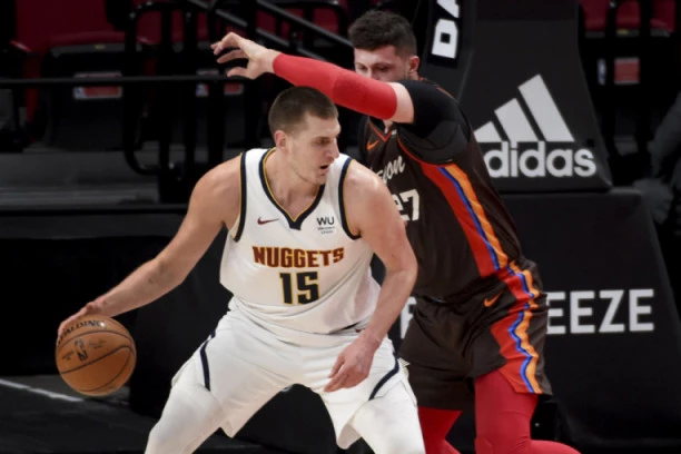 JOKIĆ POTOPIO NURKIĆA: Nikoli zamalo do TRIPL-DABLA! Bogdan i Bjelica ISPOD PROSEKA (VIDEO)