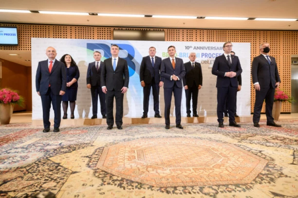 VUČIĆ NA SAMITU LIDERA ZAPADNOG BALKANA: Predsednika dočekali Pahor i Milanović