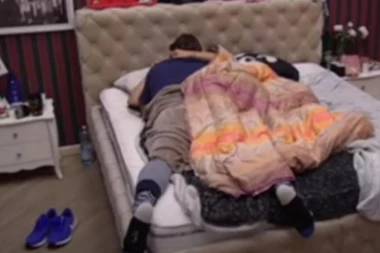 (VIDEO) POMIRIO SE SA LJUBAVNICOM: Kristijan Golubović zaboravio na teške reči, pa usledila VRELA AKCIJA sa Kristinom!