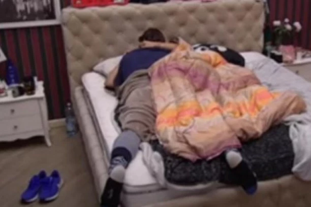 (VIDEO) POMIRIO SE SA LJUBAVNICOM: Kristijan Golubović zaboravio na teške reči, pa usledila VRELA AKCIJA sa Kristinom!