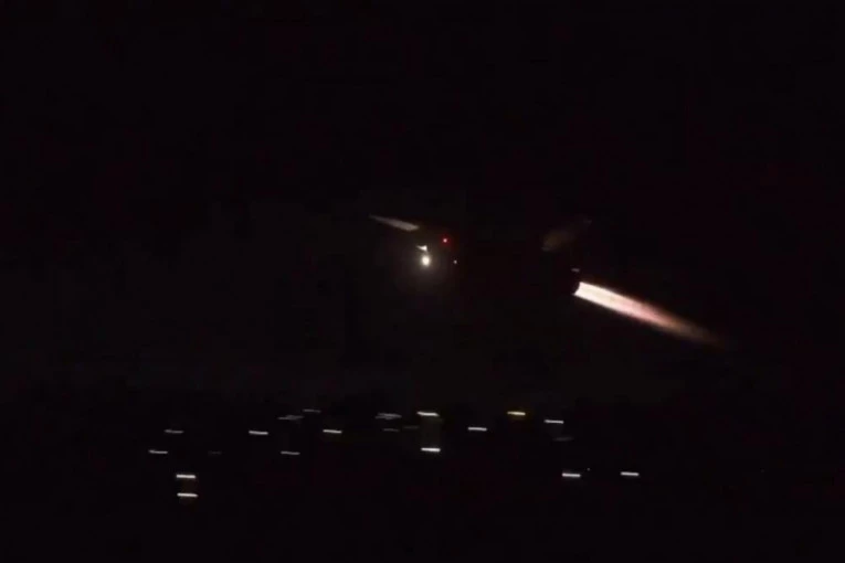 SRBI ZA DLAKU IZBEGLI KRVOPROLIĆE: Hamas raketirao aerodrom u Tel Avivu (VIDEO)