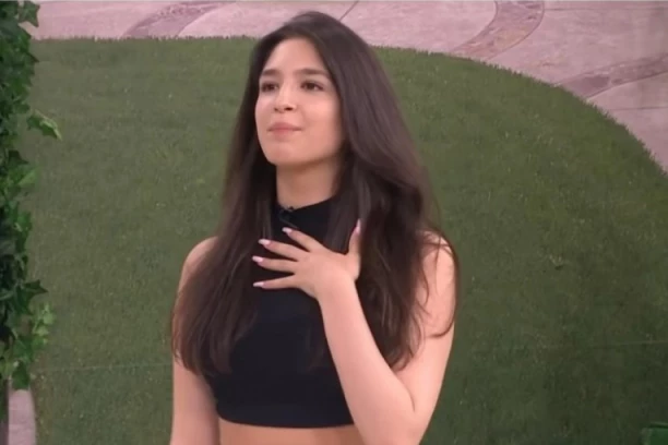 ĆERKA HARISA I MELINE DŽINOVIĆ PROGOVORILA O SVOM ŽIVOTU: Bila sam kao LOPTA, od tate me je najviše BLAM