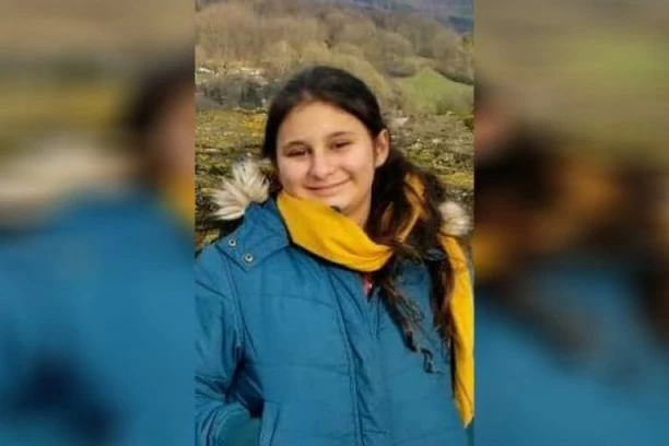 NESTALA TOMANIJA (15) U BOGATIĆU: Devojčice nema već 7 dana, Porodica sumnja da je oteta!