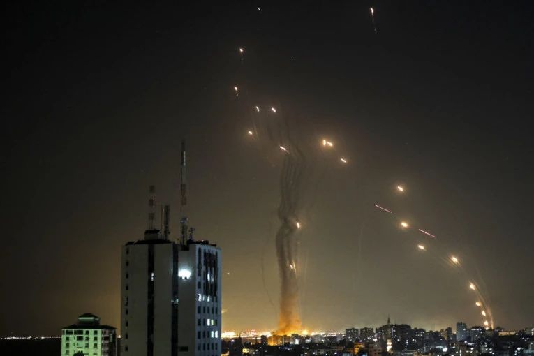 UZBUNA U IZRAELU! Projektili doleću iz Libana, na UDARU ČETIRI METE