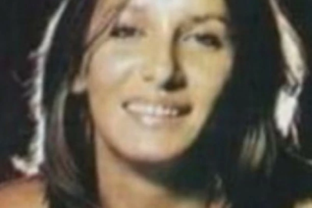 (FOTO) SVI JE ZNAMO KAO ZANOSNU PLAVUŠU: Isplivala fotka iz mladosti popularne pevačice, a OVO niko nije očekivao!