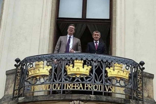 (FOTO) Predsednik Vučić oduševio premijera Češke: Dirnut sam, mnogo vam hvala!