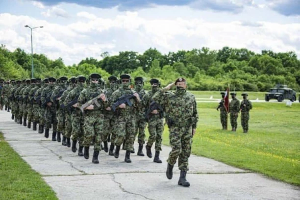 ZAPAD U PANICI, SPREMA SE ZA RUSKU INVAZIJU? Britanski padobranci i američki specijalci stižu u Ukrajinu!