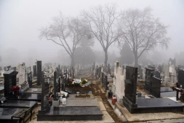 JEDVA SAM SE SPASILA: Manijak jurio devojku na groblju u Malom Mokrom Lugu!