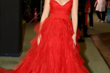 Prizor intimnog dela tela Dragane Kosjerine FRAPIRAO JAVNOST: Svi gledaju u voditeljku BEZ DAHA i pitaju se šta je to ispod? (FOTO)