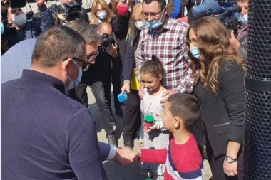 PREDSEDNIK OBJAVIO POSEBNU FOTOGRAFIJU: Dragan i Aleksandra su odlučili da se vrate u svoj rodni kraj - presrećan sam zbog njih! (FOTO)