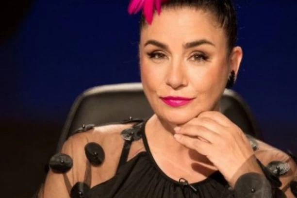 IMALA JE 6 GODINA KADA JE POTPUNOG NEZNANCA DOVELA RODITELJIMA U KUĆU: Alka Vuica zaprepastila REGION šokantnom pričom, evo kako su se upoznali