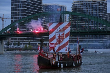 (VIDEO) VELIČANSTVENO: Zvezdin "Bal na vodi" upotpunili su i ONI