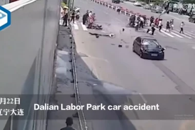 (UZNEMIRUJUĆ VIDEO) ODLETELI KAO ČUNJEVI U KUGLANI: Kinez POKOSIO pešake na prelazu, USMRTIO PETORO!