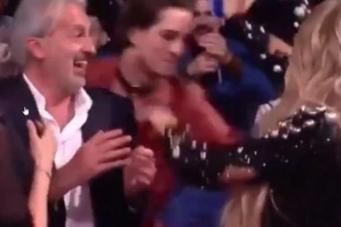 (VIDEO) CEO SVET BRUJI O OVOM NEVEROVATNOM DETALJU: Ksenija Knežević privukla k sebi DEMIJANA U TRENUTKU PROGLAŠENJA POBEDE!