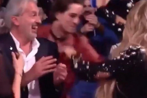 (VIDEO) CEO SVET BRUJI O OVOM NEVEROVATNOM DETALJU: Ksenija Knežević privukla k sebi DEMIJANA U TRENUTKU PROGLAŠENJA POBEDE!