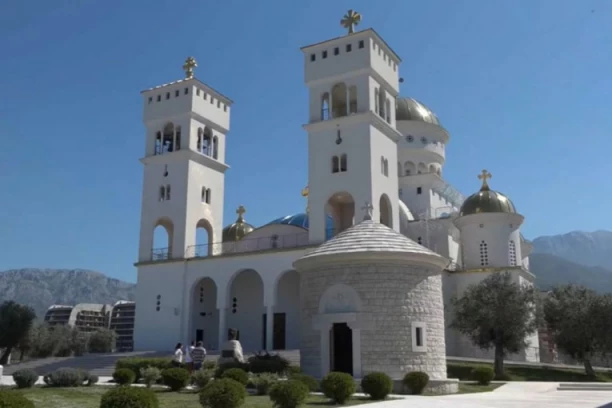 HULIGANIMA NIŠTA NIJE SVETO! Obijen Saborni hram svetog Jovana Vladimira u Baru!