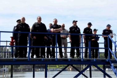 (VIDEO) NAJBOLJI I NAJHRABRIJI MEĐU NAMA! Vulin prisustvovao vežbi "Toplana 21"!