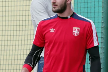 ISTI SINAN SAKIĆ: Milinković-Savić pevanjem raspametio saigrače (VIDEO)