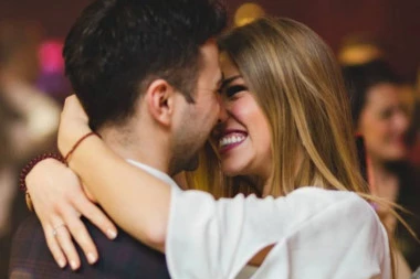 NAŠ PEVAČ POSTAO OTAC, PA SE ODMAH POHVALIO! Zbog ovih reči nećete moći da obuzdate suze!