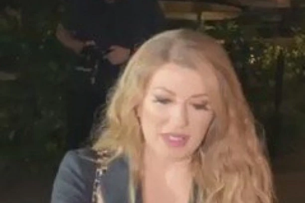 VIKI MILJKOVIĆ PONOVO U ŠKOLSKOJ KLUPI: Pevačica zbog OVOGA mora da POLAŽE ISPITE!