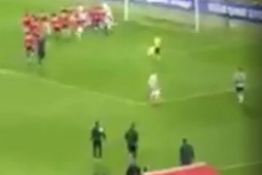 (VIDEO) BEK ZVEZDE ŽESTOKO ISPROVOCIRAO KAPITENA PARTIZANA: Gobeljić skinuo GAĆE pred Stojkovićem!