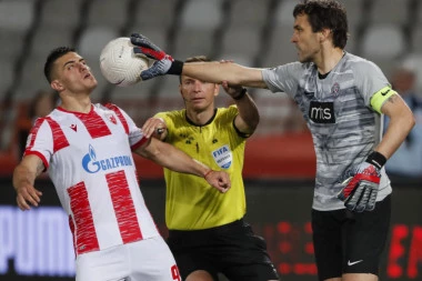 OSRAMOTILI STE VEČITI DERBI: Bivši selektor OPLEO po Zvezdi i Partizanu zbog skandaloznog ponašanja!