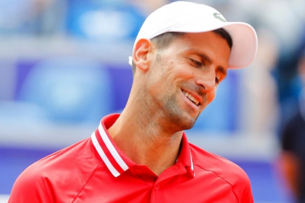 (FOTO) NOVAK U SRDAČNOM ZAGRLJAJU: Nasmejani Đoković podelio fotku sa BLISKOM OSOBOM koja je sve OZARILA!