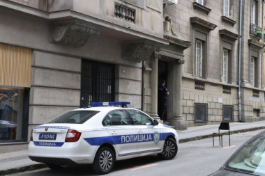 NOŽEM PRETIO RADNICI I UZEO NOVAC?! Policija uhapsila muškarca (27) u Beogradu, osumnjičen i za još jedno delo