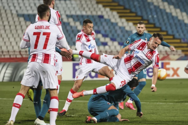 NIŠTA OD VELIKOG POSLA CRVENO-BELIH: Pala KONAČNA ODLUKA, Zvezda ostala kratkih rukava!