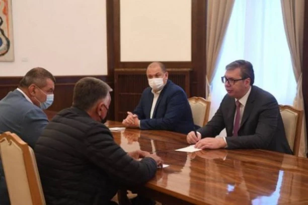 VUČIĆ NA SASTANKU SA GRČIĆEM I RANKOVIĆEM: Rudari poručili da veruju samo predsedniku!