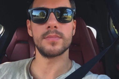 (FOTO) BRAT SAŠE KOVAČEVIĆA KIDA KAKO IZGLEDA, EVO S KOJOM PEVAČICOM JE BIO U VEZI ČAK ČETIRI GODINE: Neće vam biti svejedno!