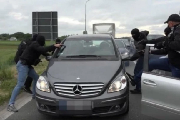 DILER IZ BEOGRADA PAO SA SKORO 8 KILOGRAMA KOKAINA: Određeno mu zadržavanje