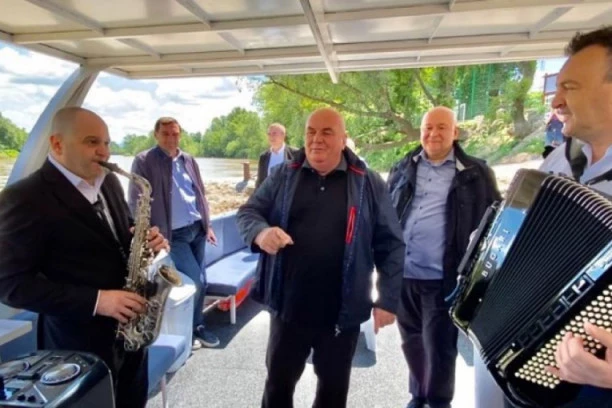 (FOTO, VIDEO) PALMA: VAKCINACIJA OTVORILA VRATA TURIZMU U SRBIJI!