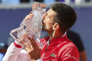 NOLE LJUDINO, ALAL VERA: Planeta BRUJI o gestu Đokovića!