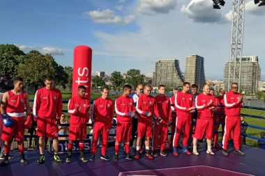BOKS SPEKTAKL: Zvezda OBASJALA Beograd na vodi!