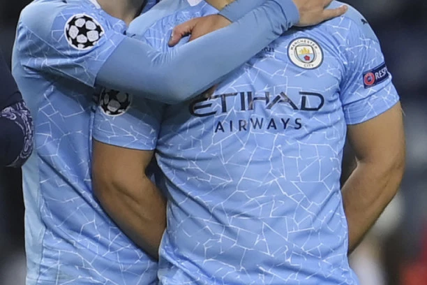 SLOMIO SE: Aguero prvo nije verovao, a onda je teško podneo smrt legendarnog Maradone!