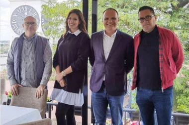 VUČEVIĆ: O lepotama našeg voljenog Novog Sada pričao sam sa dragim prijateljima