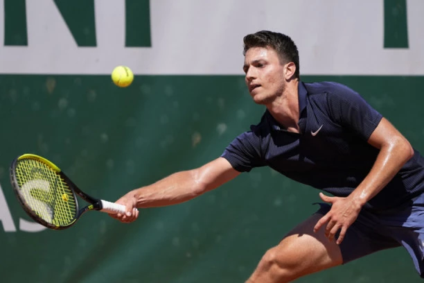 MIOMIR OSVETIO NOVAKA: Kecmanović posle ČUDESNE borbe do drugog kola Rolan Garosa!