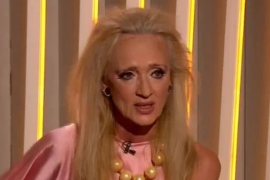 SVOM DETETU NE BIH URADILA ONO ŠTO SU MOJI RODITELJI MENI! Bebi Dol otvorila dušu o BOLNOJ temi, pa progovorila o USVAJANJU!